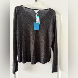 Market & Spruce Charcoal Long Sleeve V-Neck Top